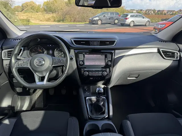 Nissan QASHQAI 1.3 DIG-T Business Edition 2019 Benzine 25