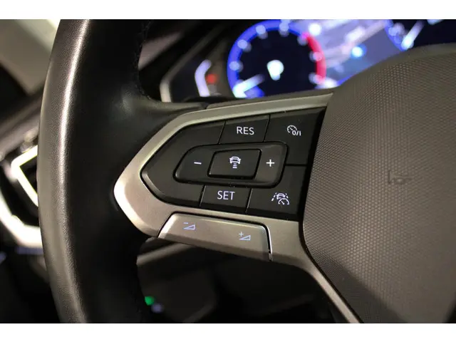 Volkswagen Polo 1.0 TSI Business PANO | IQ 2024 Benzine 32