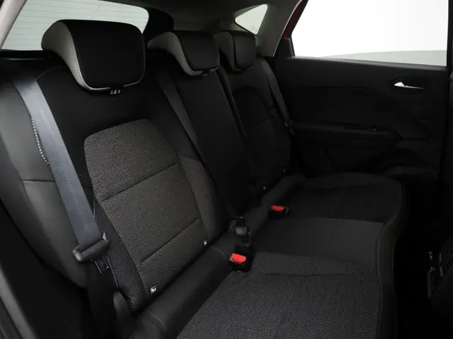 Mitsubishi ASX 1.6 PHEV AT Intense+ 2025 Hybride Benzine 11