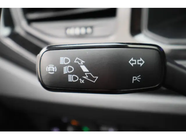 Volkswagen Polo 1.0 TSI Life 2023 Benzine 30