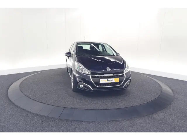 Peugeot 208 PureTech 82 Signature 2019 Benzine 70