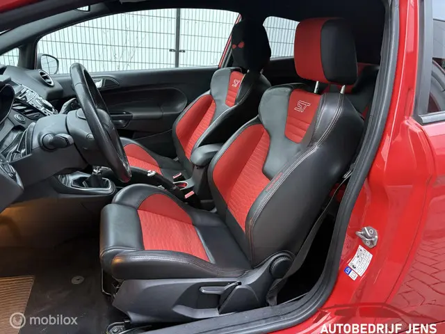 Ford Fiesta 1.6 ST2 | RECARO | Cruise |PDC | Camera 2016 Benzine 4