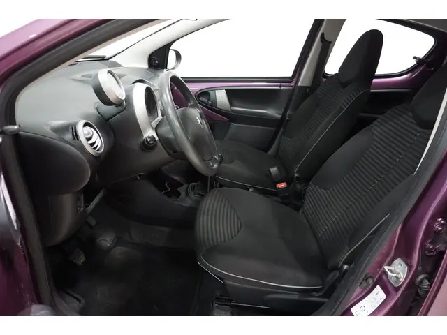Peugeot 107 1.0 Urban Light / Airco / Elek.Pakket / 2013 Benzine 7