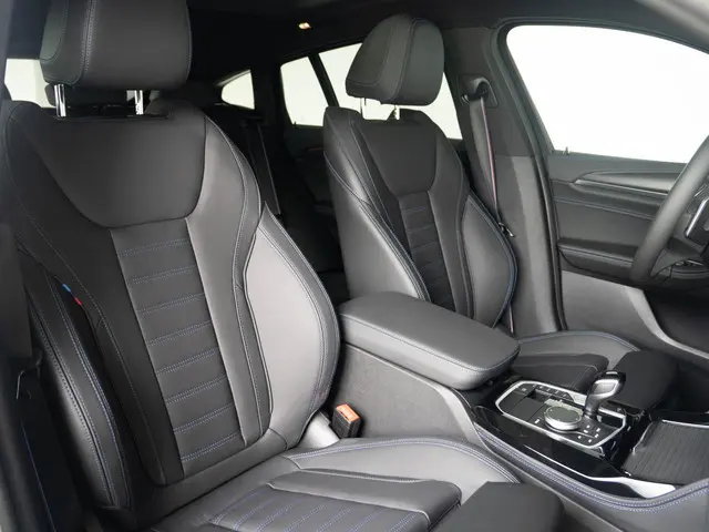 BMW X4 xDrive20i 2026 Benzine 8