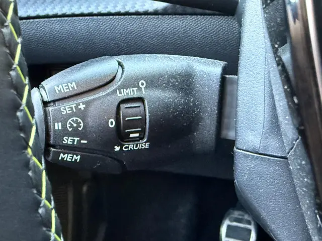 Peugeot 208 1.2 PureTech 100 GT 2024 Benzine 9