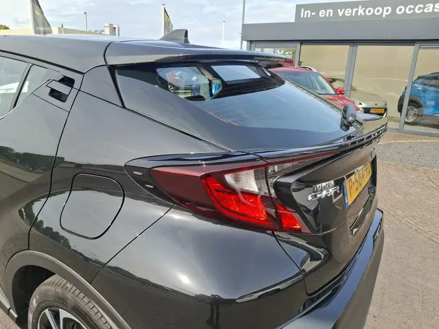 Toyota C-HR 1.8 Hybrid Dynamic 2022 Hybride Benzine 9
