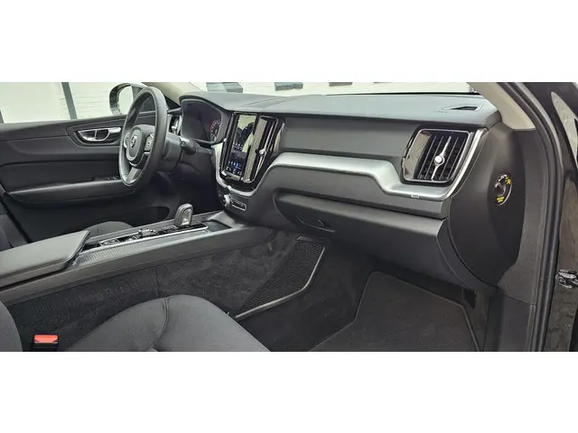 Volvo XC60 2.0 B4 Momentum 2021 Benzine 33