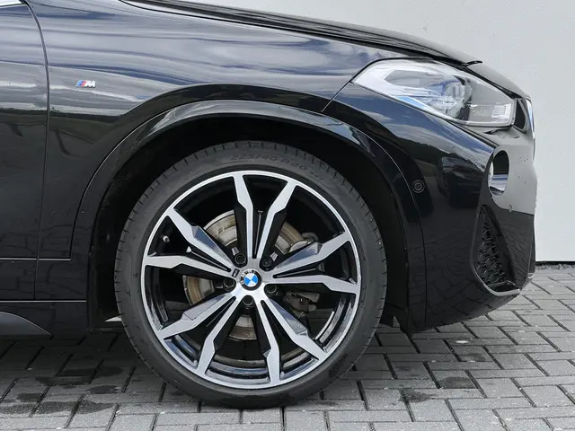 BMW X2 sDrive20i High Executive Edition 2019 Benzine 6