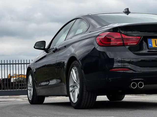 BMW 4 Serie Coupé 420i High Executive 2019 Benzine 16