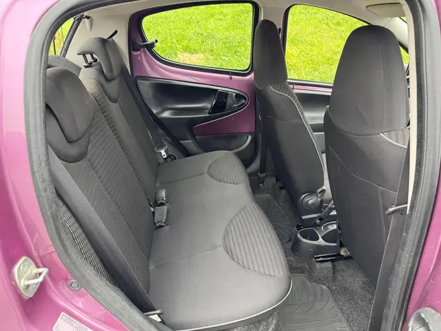 Peugeot 107 1.0 Envy 2013 Benzine 13