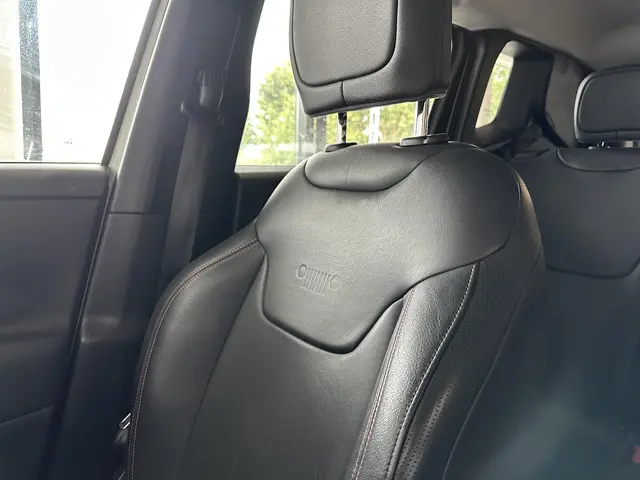 Jeep Renegade 1.4 MultiAir Opening Edition 2015 Benzine 26