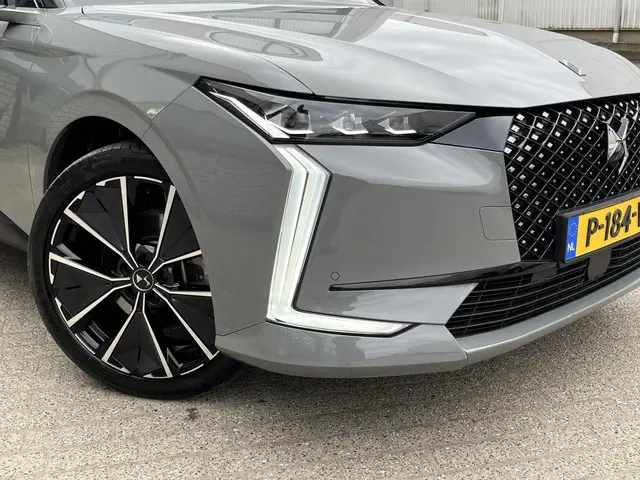 DS DS 4 E-Tense La Première 2022 Hybride Benzine 44