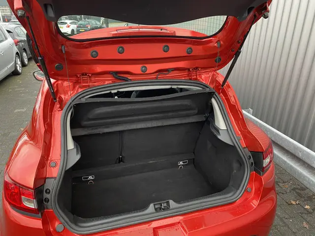 Renault Clio 1.2 Authentique 2014 Benzine 13