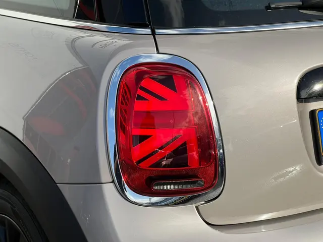 MINI Cooper Mini 1.5 Camden Edition 2023 Benzine 9