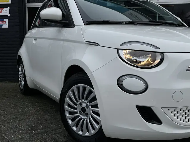 Fiat 500 Action 24 kWh, Airco, Bluetooth 2022 Elektrisch 26