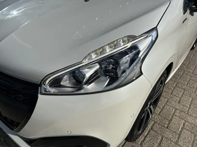 Peugeot 208 1.2 Turbo 110PK GT-line 2018 Benzine 46