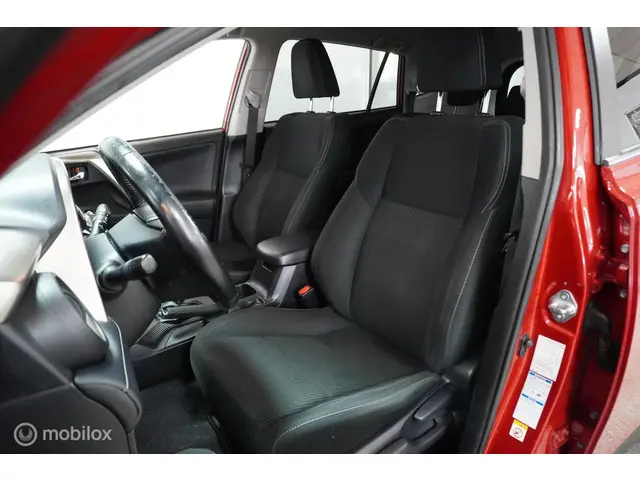 Toyota RAV4 2.0 Style 4WD | Trekhaak | 2015 Benzine 24