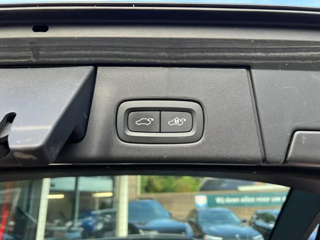 Volvo V90 2.0 T4 Business Luxury+ 2020 Benzine 34