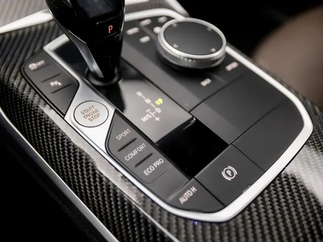 BMW 3 Serie M340i xDrive High Executive 2021 Benzine 32