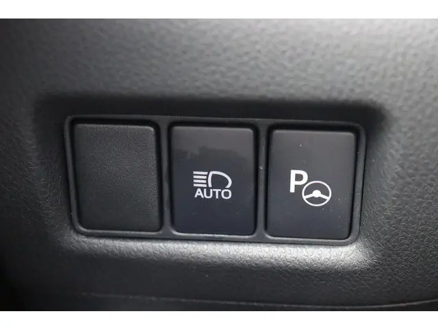 Toyota C-HR 1.8 Hybrid Executive 2019 Hybride Benzine 23