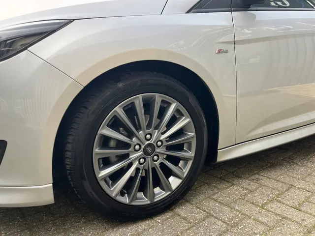 Ford Focus 1.0 ST-Line 2018 125PK /NAVI /LED 2018 Benzine 7