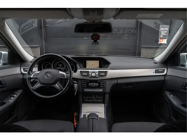Mercedes-Benz E-Klasse E200 Avantgarde 2013 Benzine 11