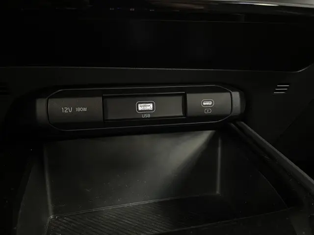 Kia Niro 1.6 GDi Hybrid DynamicLine 2022 Hybride Benzine 38