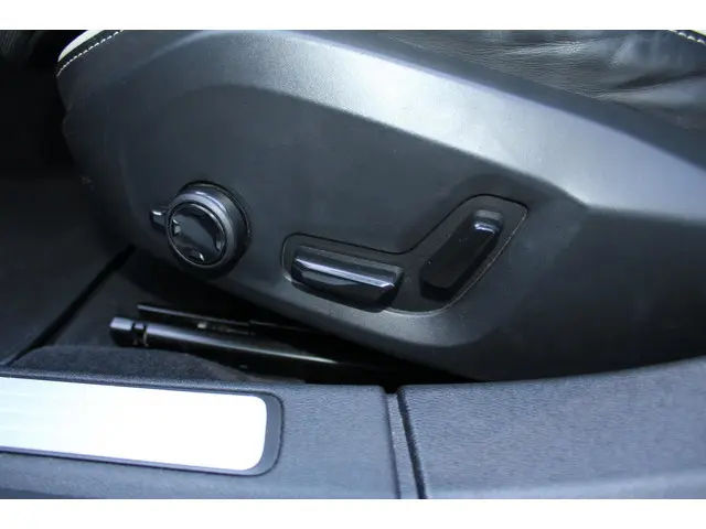 Volvo S60 2.0 B5 R-Design/pano/leer 2021 Hybride Benzine 23