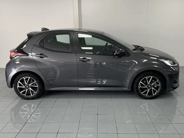 Toyota Yaris 1.5 Hybrid Dynamic 2021 Hybride Benzine 16