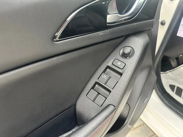 Mazda 3 2.0 GT-M // SEDAN // Leer // Navi // PDC // LED // 2016 Benzine 5