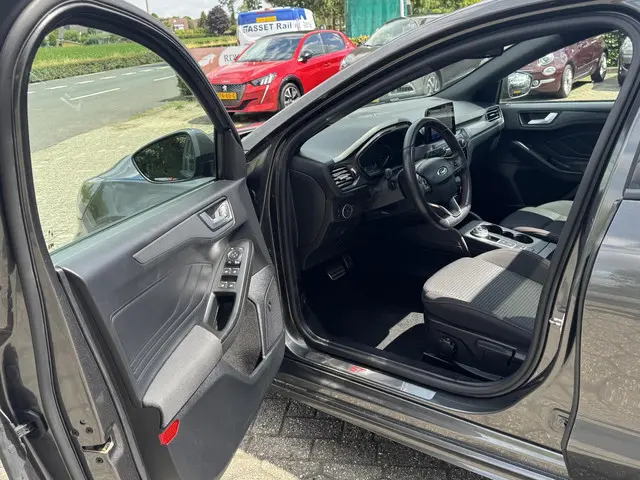 Ford Focus 1.0 EcoBoost Titanium X Business 2020 Benzine 14