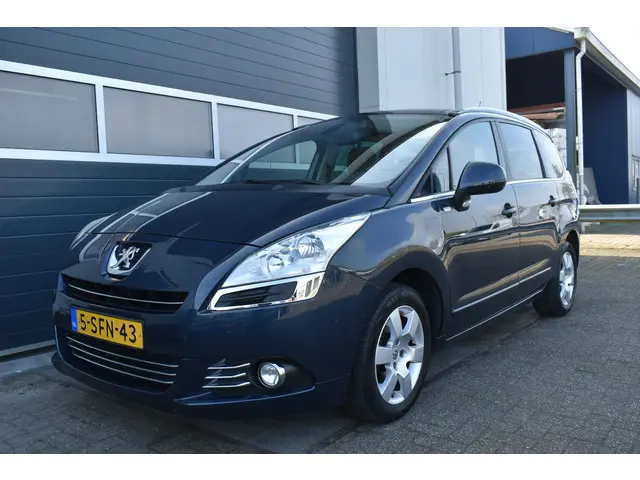 Peugeot 5008 1.6 THP Style 5p. Handel/export 2013 Benzine