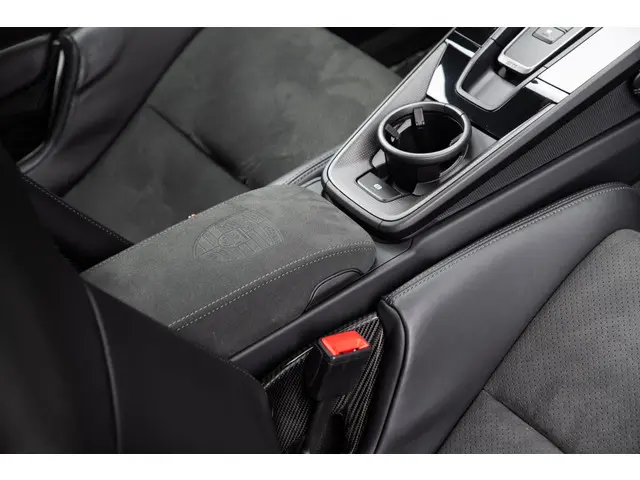 Porsche 911 3.0 Carrera GTS 2022 Benzine 53
