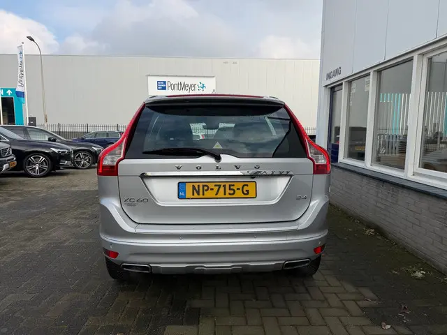Volvo XC60 2.0 D4 FWD SUMMUM 2017 Diesel 9