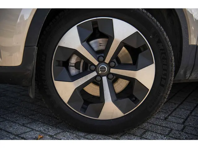 Volvo XC40 2.0 B4 Plus Dark 2025 Benzine 33