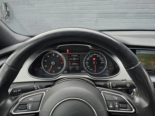 Audi A4 Limousine 1.8 TFSIe Limited S 2014 Benzine 7