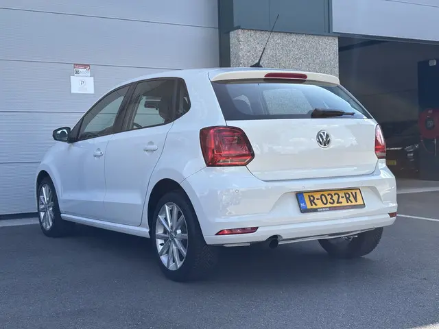 Volkswagen Polo 1.2 TSI Highline 2016 Benzine 10