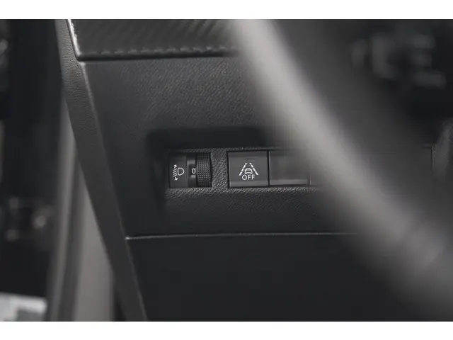 Peugeot 2008 PureTech 130 Allure Pack 2023 Benzine 35