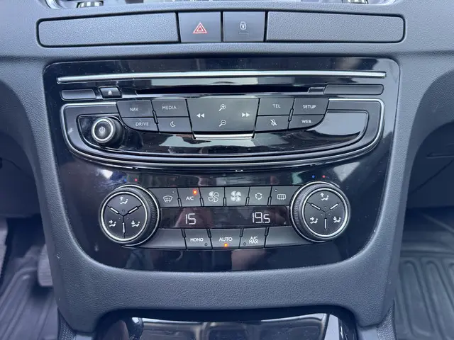 Peugeot 508 SW 1.6 e-THP GT-line 2015 Benzine 35