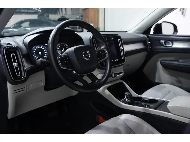 Volvo XC40 1.5 T3 Momentum Pro 2019 Benzine 37