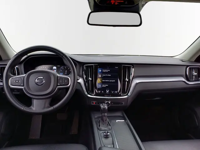 Volvo V60 2.0 T5 Momentum 2018 Benzine 23