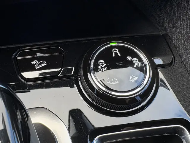 Peugeot 3008 1.6 PureTech Allure Automaat 2018 Benzine 17