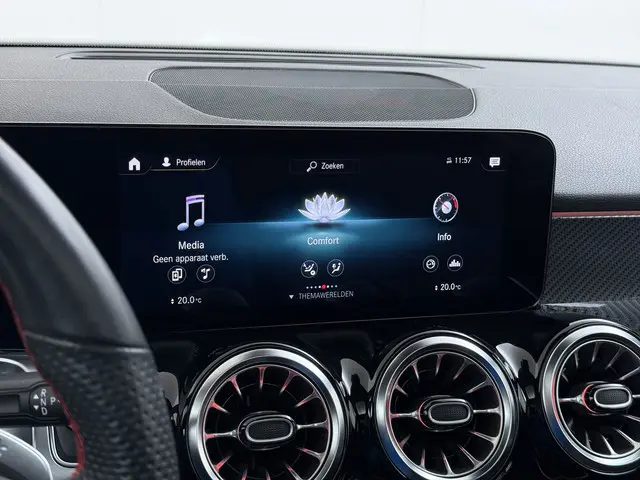 Mercedes-Benz GLB 200 AMG line 2022 Benzine 29