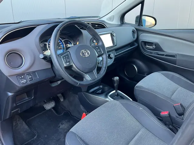 Toyota Yaris 1.5 Hybrid Lease 2015 Hybride Benzine 9