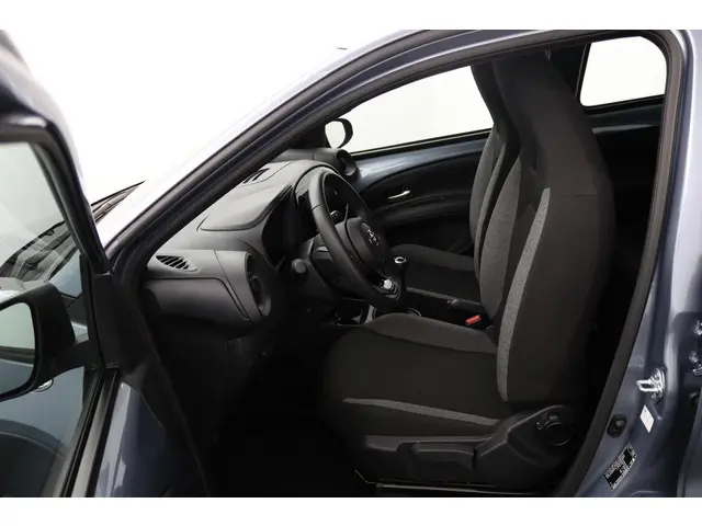 Toyota Aygo X 1.0 VVT-i MT Play 2024 Benzine 17