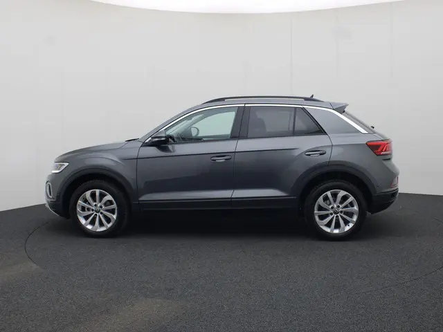 Volkswagen T-Roc 1.5TSI/150PK Life DSG 2025 Benzine 32