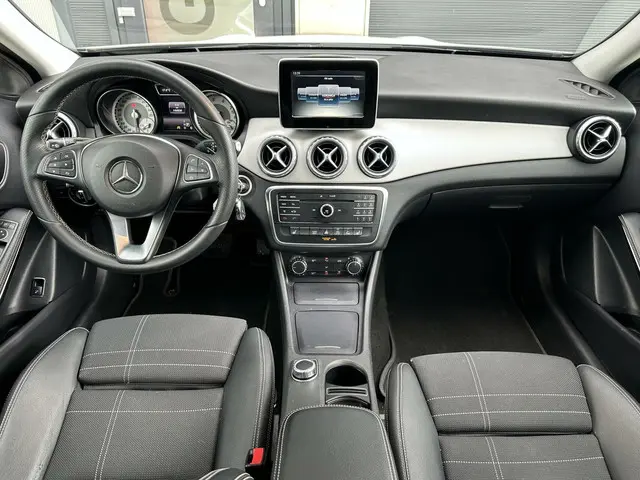 Mercedes-Benz GLA 180 Prestige 2016 Benzine 10