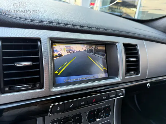 Jaguar XF 2.2D R Sport 2015 Diesel 15
