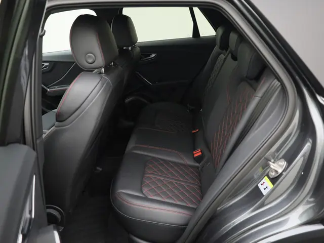 Audi Q2 35 TFSI/150PK S Edition 2025 Benzine 18