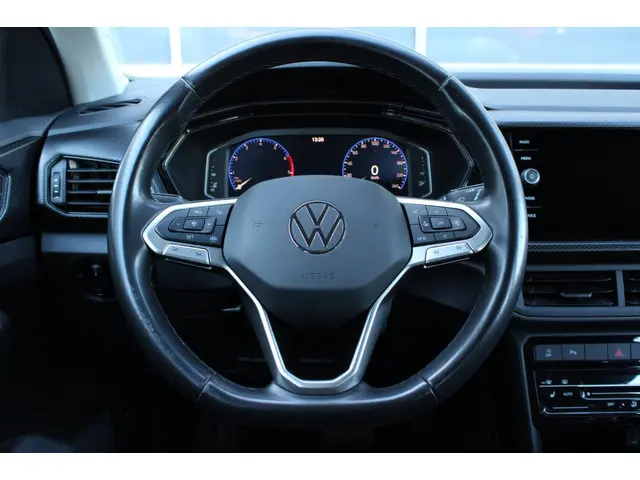 Volkswagen T-Cross 1.0 TSI Life 2023 Benzine 18